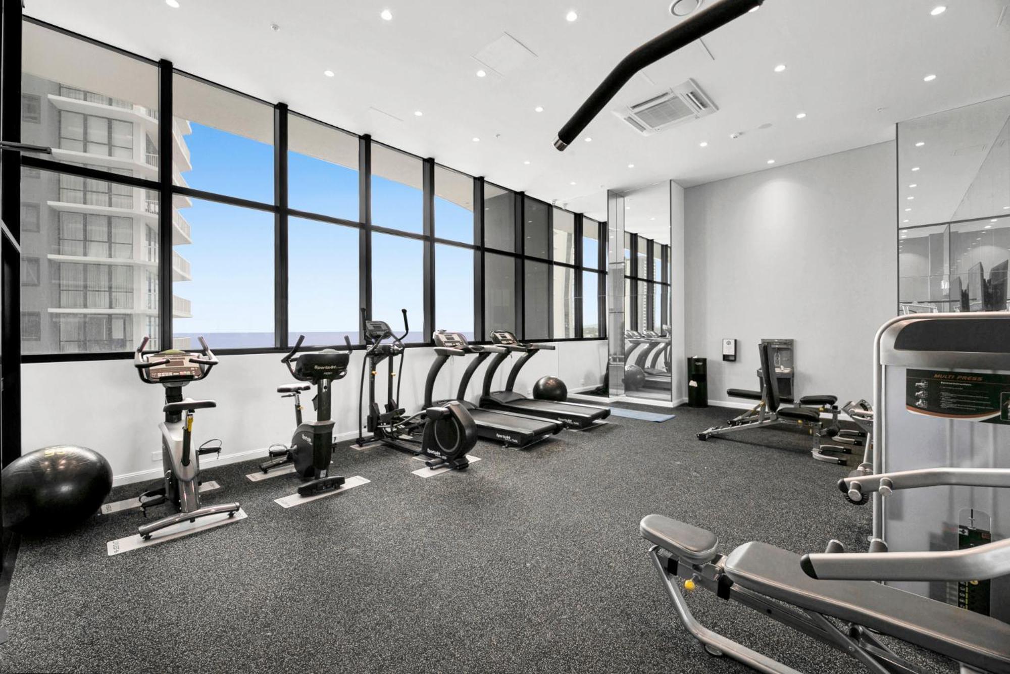 Oceanfront 2-bed With Spectacular View, Pool & Gym Apartment Gold Coast